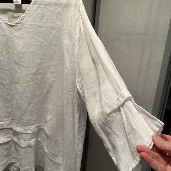 Women’s White Linen Tunic - Picture 2 of 4